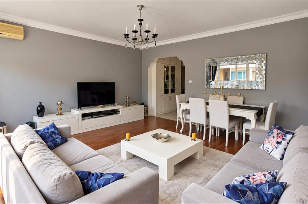 KURTULUŞ BOZKURT CADDESİ ÜZERİNDE SATILIK 3+1 DAİRE