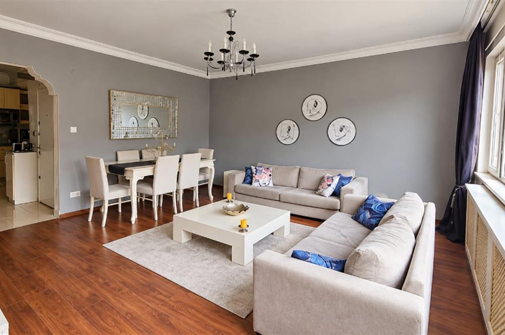 KURTULUŞ BOZKURT CADDESİ ÜZERİNDE SATILIK 3+1 DAİRE