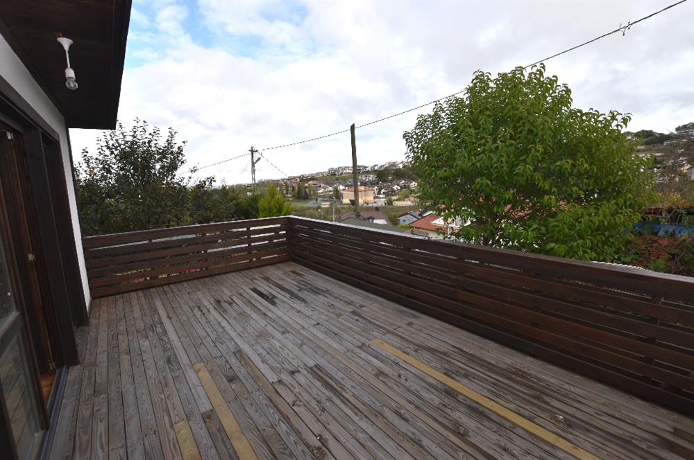 Zekeriyaköy de Kiralık Müstakil Girişli İkiz Villa