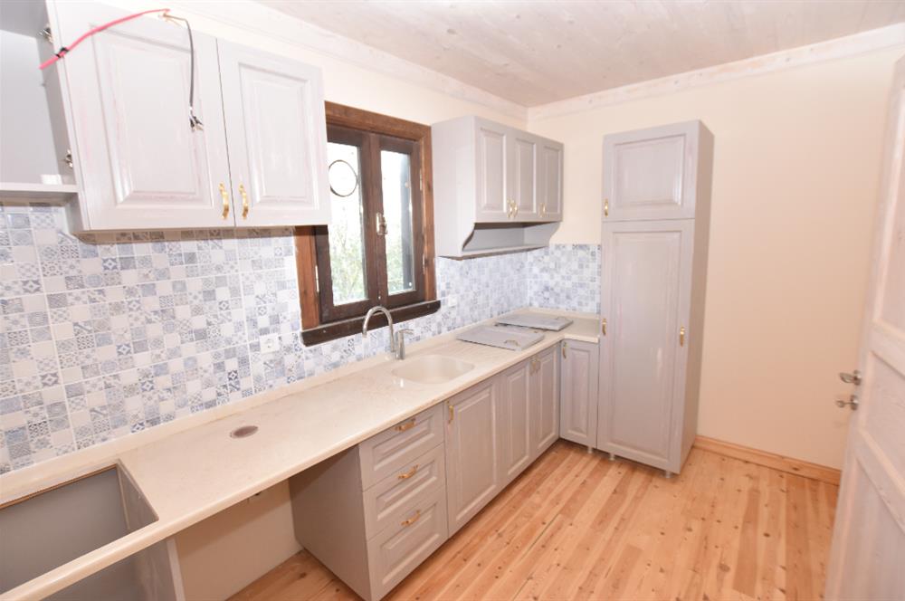 Zekeriyaköy de Kiralık Müstakil Girişli İkiz Villa