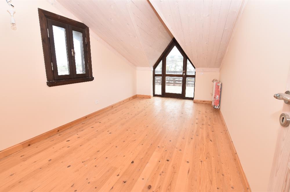 Zekeriyaköy de Kiralık Müstakil Girişli İkiz Villa