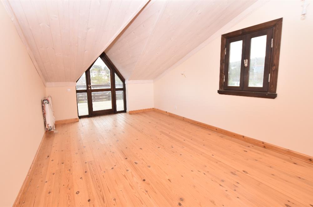 Zekeriyaköy de Kiralık Müstakil Girişli İkiz Villa