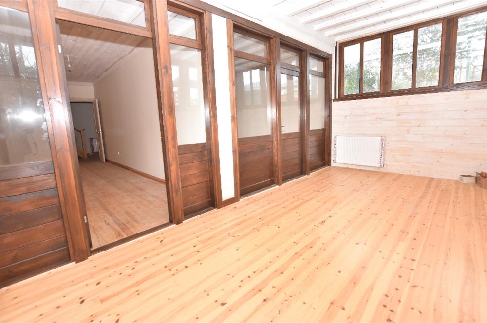 Zekeriyaköy de Kiralık Müstakil Girişli İkiz Villa