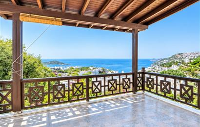 Bodrum Gümüşkaya Sitesinde Plajlı Müstakil Villa