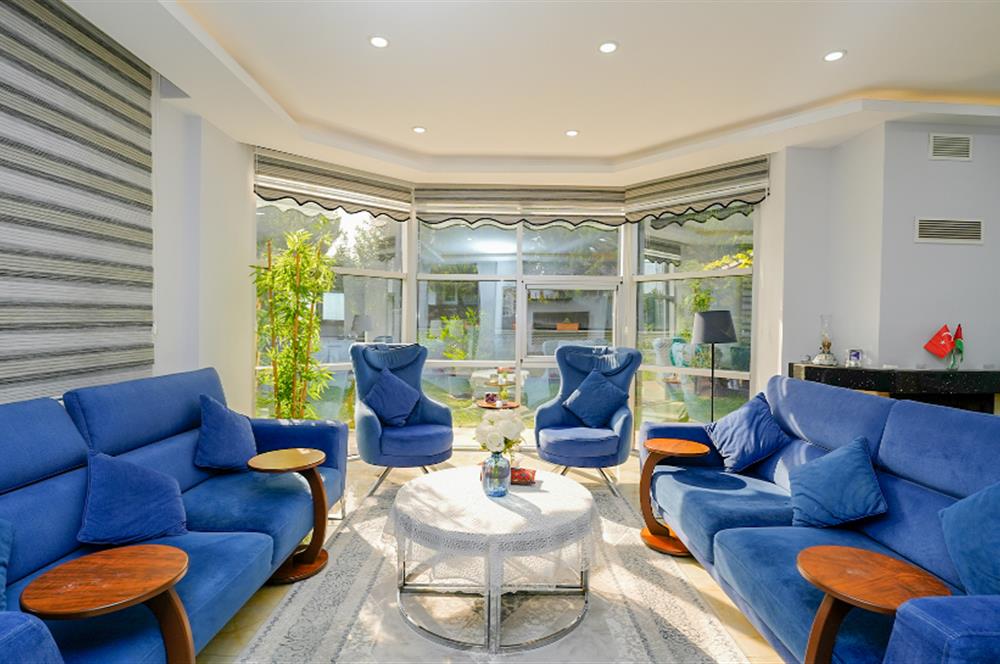 C21 Cius; Nilüferköy'de 680 m² Arsada 5+1 Müstakil Villa