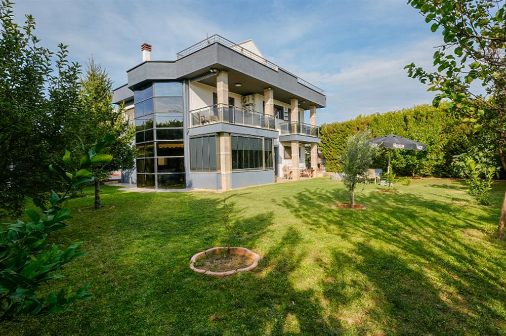 C21 Cius; Nilüferköy'de 680 m² Arsada 5+1 Müstakil Villa