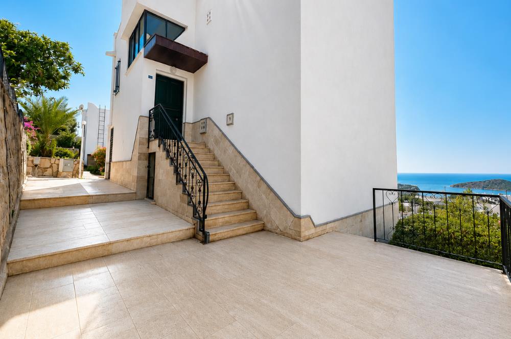 Bodrum Gümüşkaya Sitesinde Plajlı Müstakil Villa