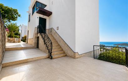 Bodrum Gümüşkaya Sitesinde Plajlı Müstakil Villa
