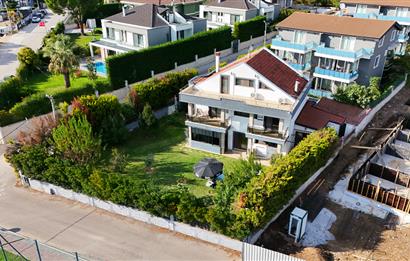 C21 Cius; Nilüferköy'de 680 m² Arsada 5+1 Müstakil Villa