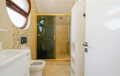 C21 Cius; Nilüferköy'de 680 m² Arsada 5+1 Müstakil Villa