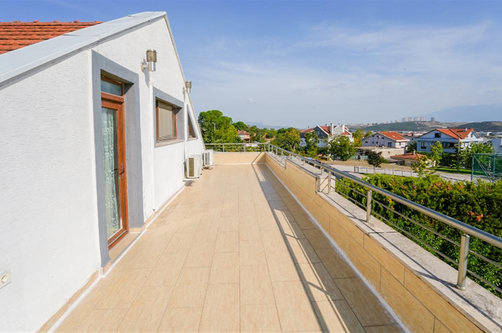 C21 Cius; Nilüferköy'de 680 m² Arsada 5+1 Müstakil Villa