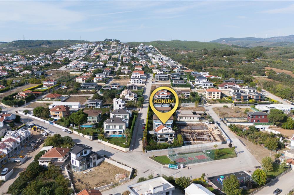 C21 Cius; Nilüferköy'de 680 m² Arsada 5+1 Müstakil Villa