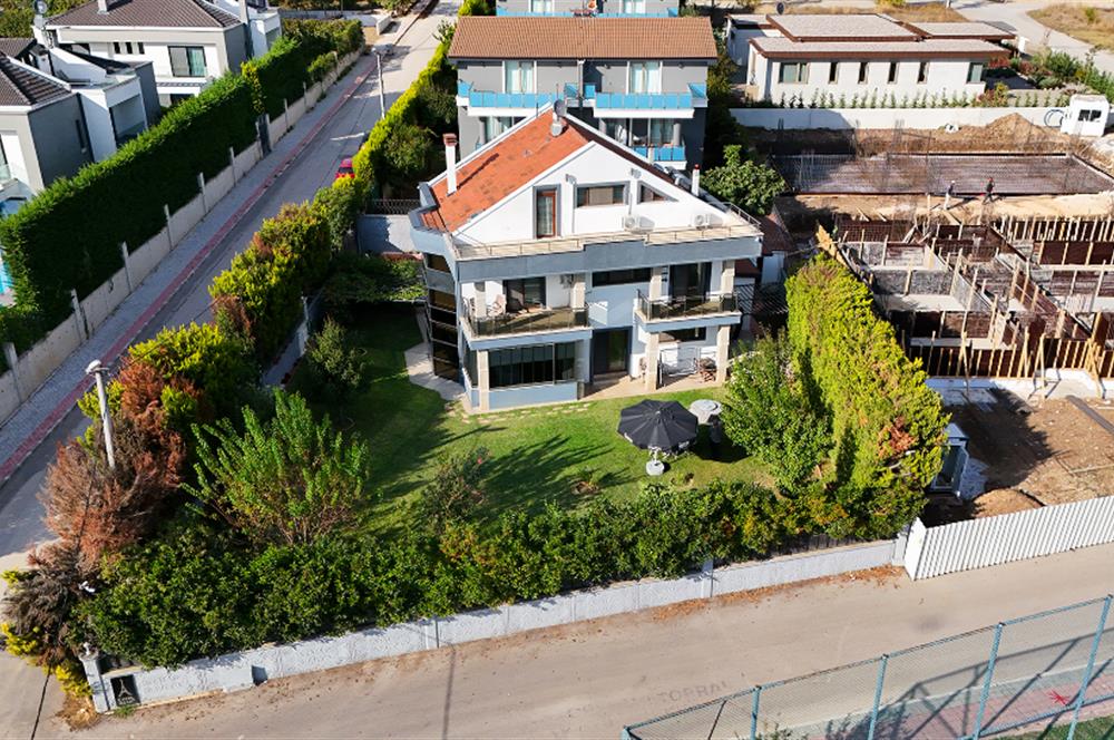 C21 Cius; Nilüferköy'de 680 m² Arsada 5+1 Müstakil Villa