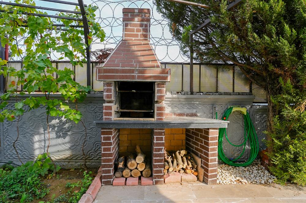 C21 Cius; Nilüferköy'de 680 m² Arsada 5+1 Müstakil Villa