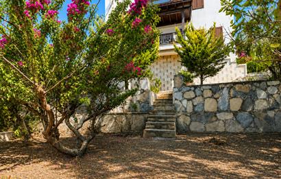 Bodrum Gümüşkaya Sitesinde Plajlı Müstakil Villa