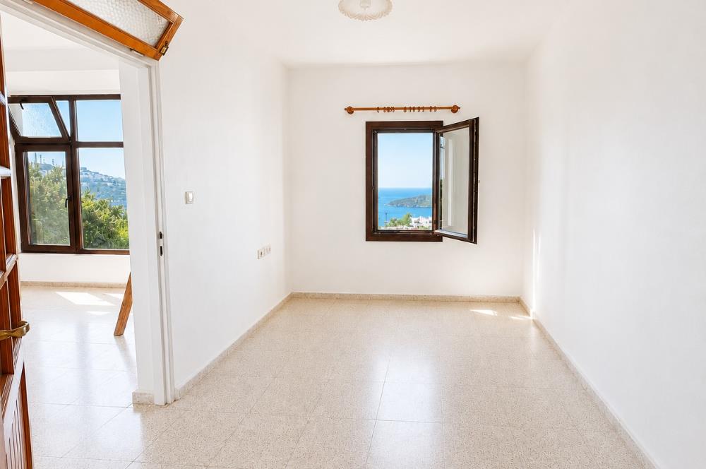 Bodrum Gümüşkaya Sitesinde Plajlı Müstakil Villa