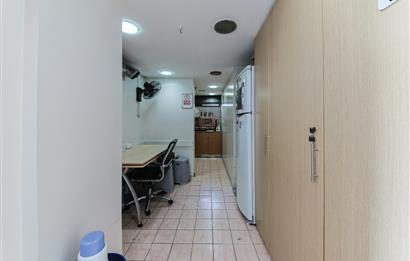 KOZYATAĞI METRONUN YANINDA E 5 CEPHELİ TAM KAT KİRALIK OFİS