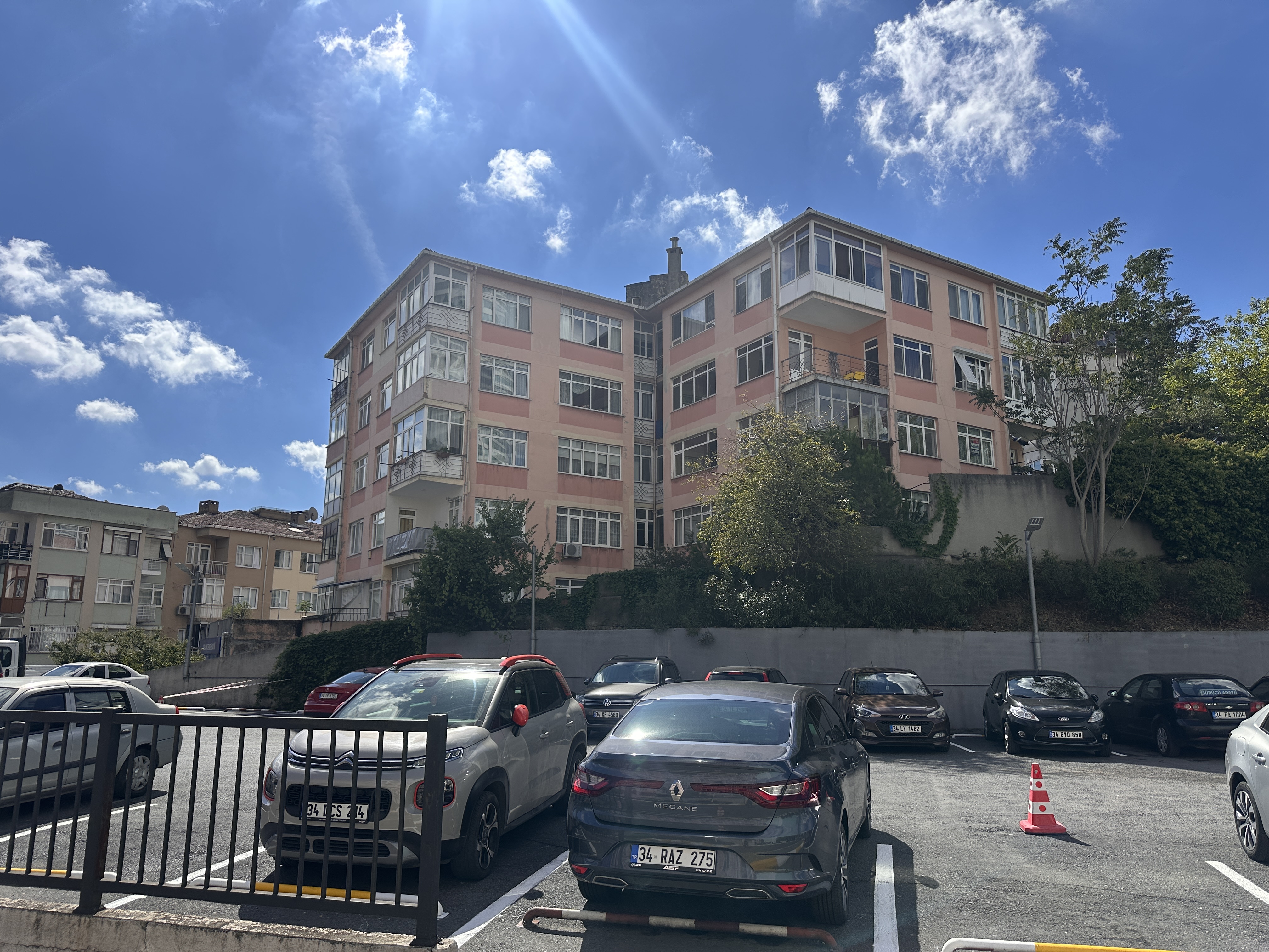 CEVAHİR AVM YANINDA 3+1 SATILIK DAİRE 
