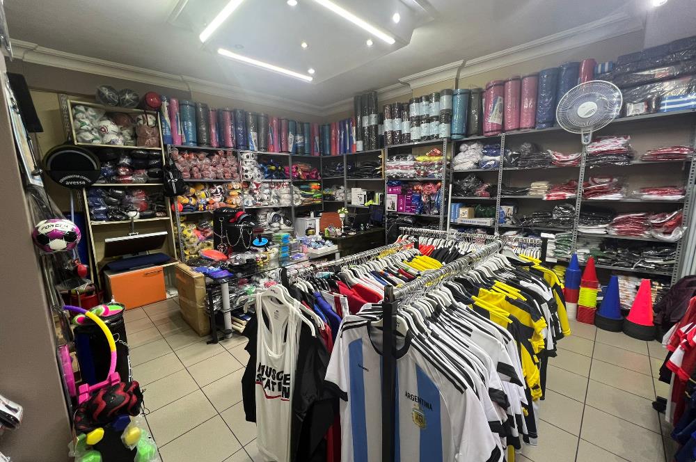 Üsküdar Kapalı Çarşı'da Kiracılı Satılık Dükkan