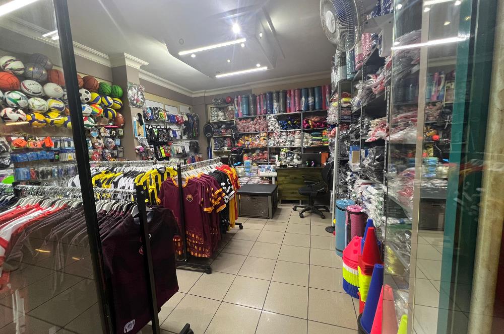Üsküdar Kapalı Çarşı'da Kiracılı Satılık Dükkan