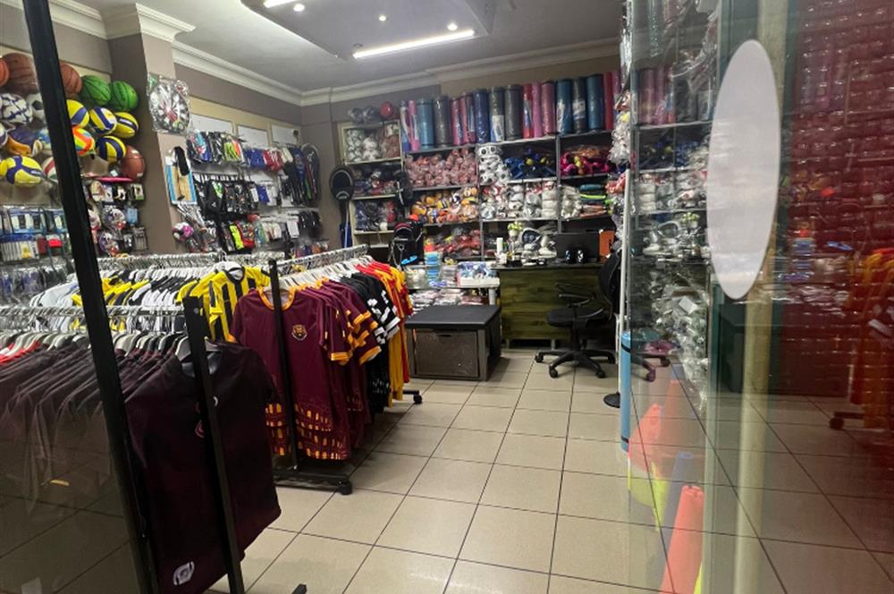 Üsküdar Kapalı Çarşı'da Kiracılı Satılık Dükkan