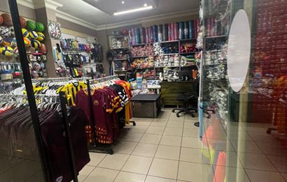Üsküdar Kapalı Çarşı'da Kiracılı Satılık Dükkan