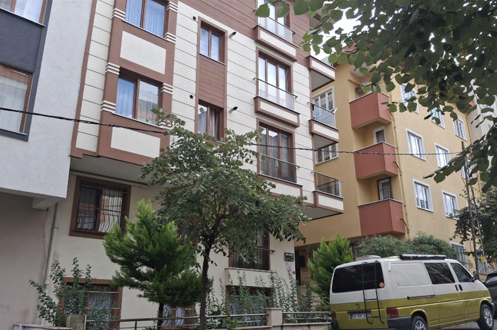 ÜMRANİYE ÇAKMAK MAHALLESİNDE METROYA YAKIN BALKONLU 2+1 DAİRE
