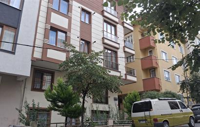 ÜMRANİYE ÇAKMAK MAHALLESİNDE METROYA YAKIN BALKONLU 2+1 DAİRE