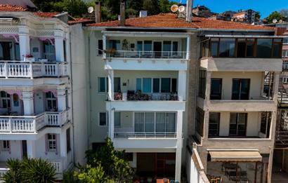 SARIYER'DE ÖZEL İSKELELİ BAHÇELİ TEK TAPULU MÜSTAKİL YALI
