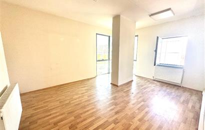 Maltepe Kiralık Ofis Katı Tabela Değeri Yüksek Metro Çıkışı