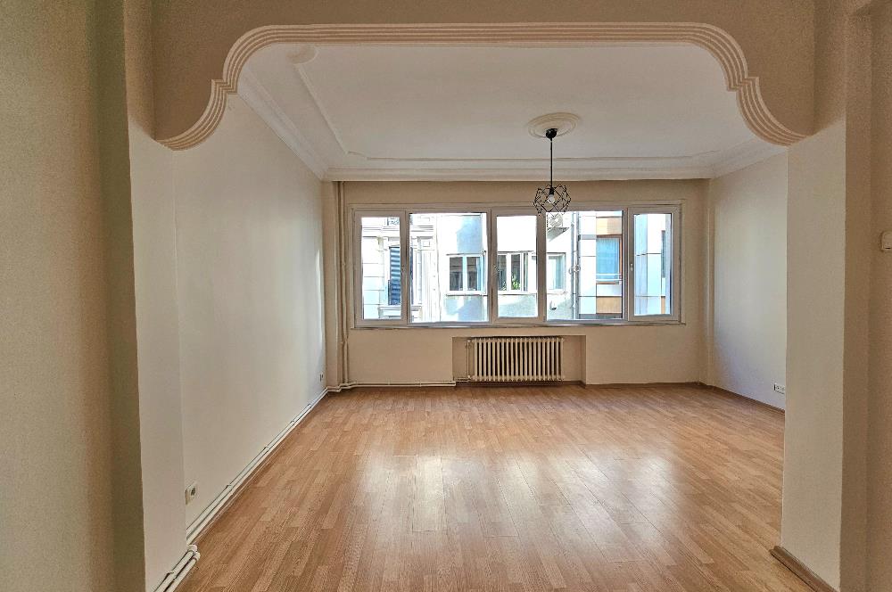 ŞİŞLİ MERKEZ HANIMEFENDİ SOKAK’TA SATILIK 3+1 DAİRE