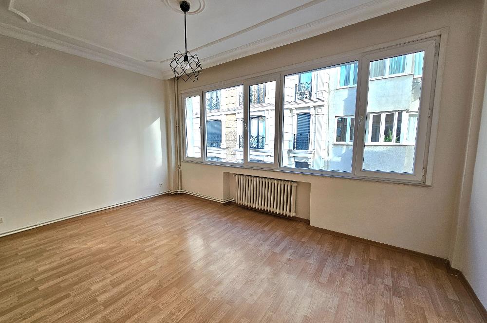 ŞİŞLİ MERKEZ HANIMEFENDİ SOKAK’TA SATILIK 3+1 DAİRE