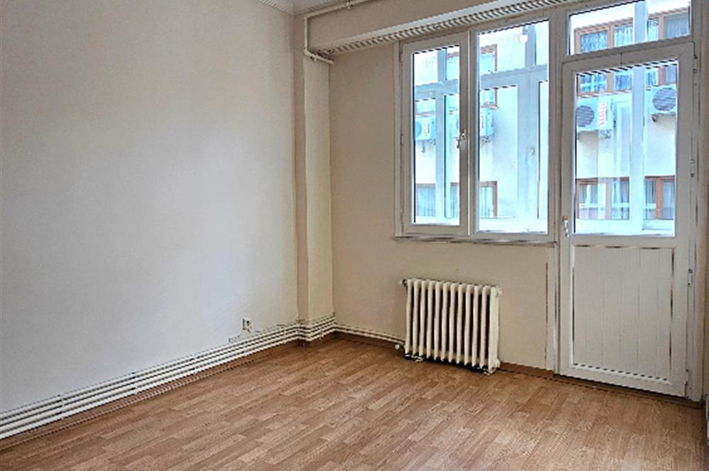 ŞİŞLİ MERKEZ HANIMEFENDİ SOKAK’TA SATILIK 3+1 DAİRE