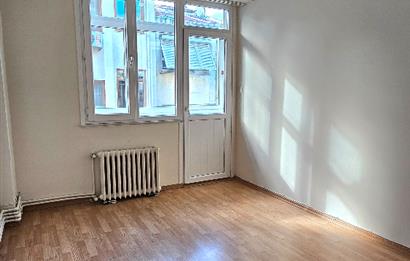ŞİŞLİ MERKEZ HANIMEFENDİ SOKAK’TA SATILIK 3+1 DAİRE