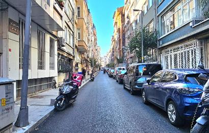 ŞİŞLİ MERKEZ HANIMEFENDİ SOKAK’TA SATILIK 3+1 DAİRE