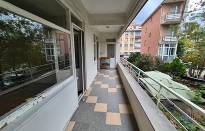 FENERYOLUN'DA MARMARAYA YAKIN 1.KAT 3+1 BALKONLU DAİRE