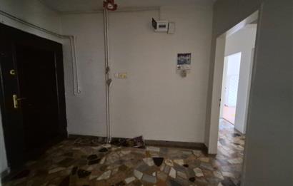 FENERYOLUN'DA MARMARAYA YAKIN 1.KAT 3+1 BALKONLU DAİRE