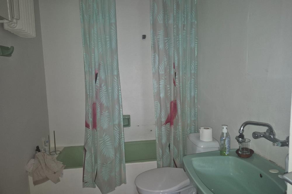 FENERYOLUN'DA MARMARAYA YAKIN 1.KAT 3+1 BALKONLU DAİRE