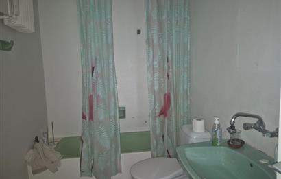 FENERYOLUN'DA MARMARAYA YAKIN 1.KAT 3+1 BALKONLU DAİRE