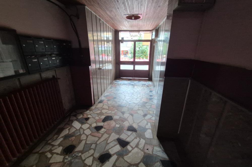 FENERYOLUN'DA MARMARAYA YAKIN 1.KAT 3+1 BALKONLU DAİRE