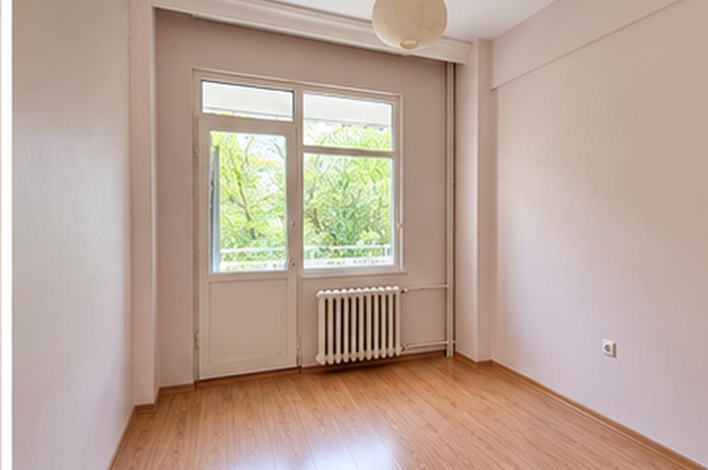 FENERYOLUN'DA MARMARAYA YAKIN 1.KAT 3+1 BALKONLU DAİRE