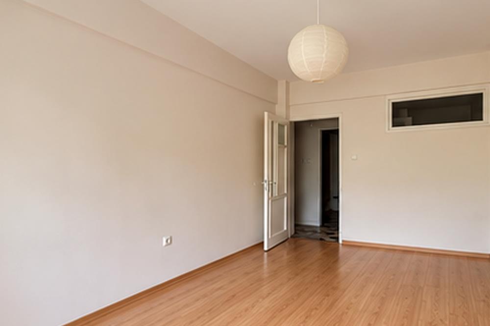 FENERYOLUN'DA MARMARAYA YAKIN 1.KAT 3+1 BALKONLU DAİRE