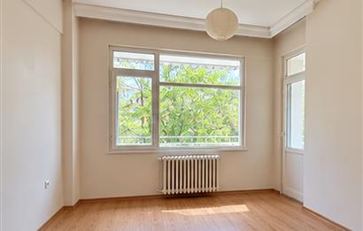 FENERYOLUN'DA MARMARAYA YAKIN 1.KAT 3+1 BALKONLU DAİRE