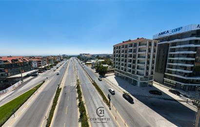 ANA CADDE ÜZERİ YOĞUN ARAÇ TRAFİĞİNE UYGUN TİCARİ DÜKKAN