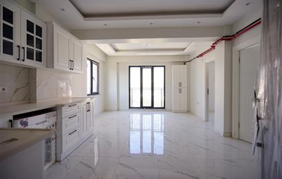 ANA CADDE ÜZERİ SIFIR 2+1 KİRALIK OFİSLER