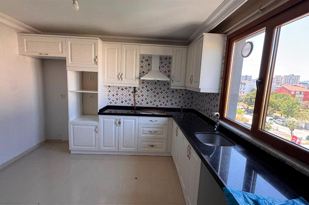 SAMANDIRA MERKEZ DE  3+1 SATILIK DAİRE