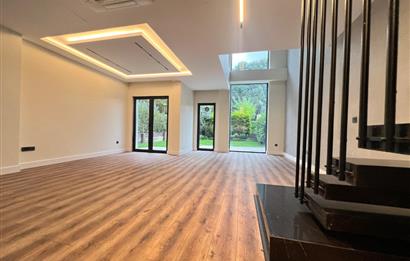 Zekeriyaköy'de 4+1 Satılık |175 M² Net | Kapalı Otoparktan Giriş