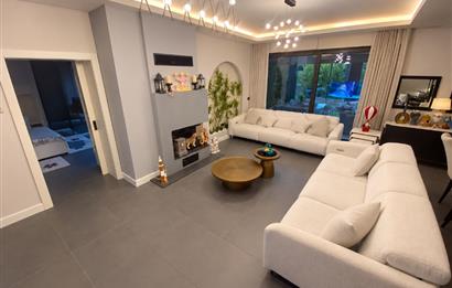 Zekeriyaköy'de Özel Otoparklı Premium 8+2 Akıllı Villa