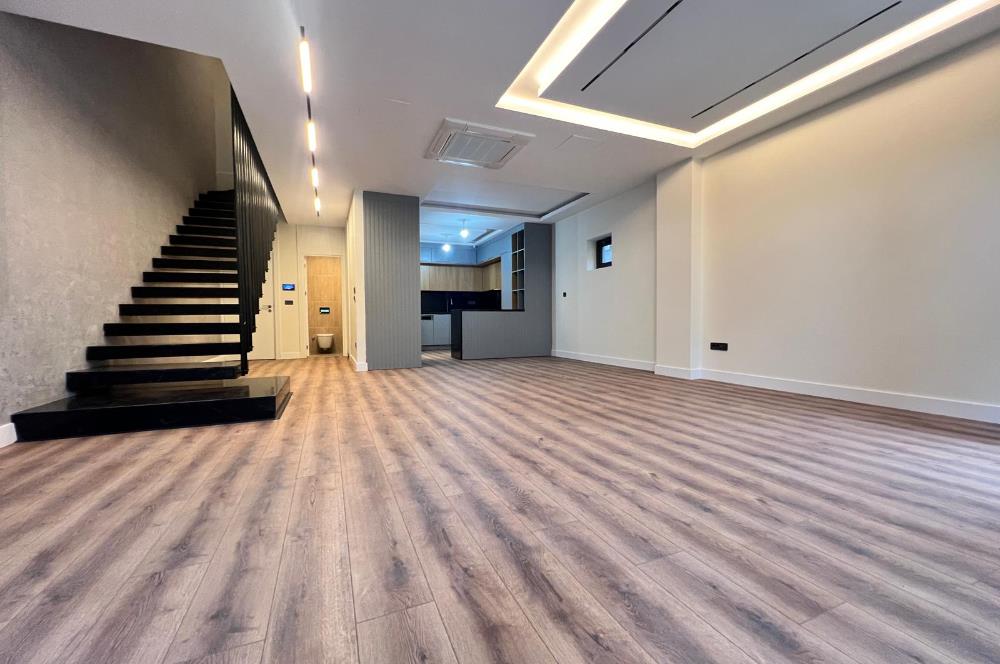 Zekeriyaköy'de 4+1 Satılık |175 M² Net | Kapalı Otoparktan Giriş