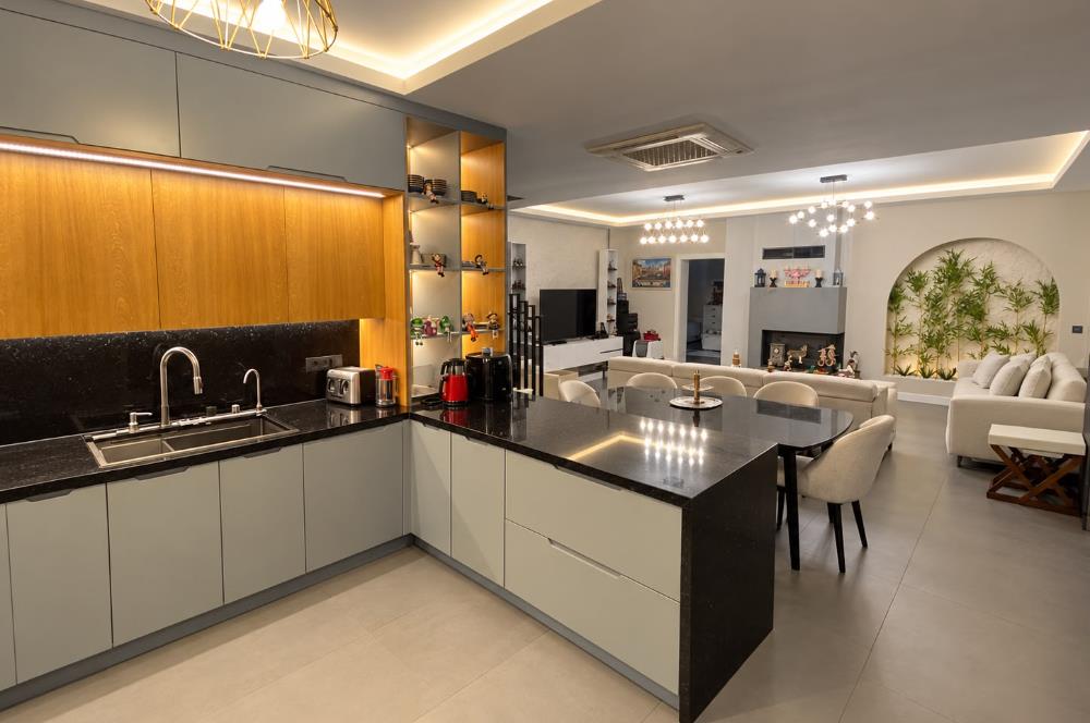 Zekeriyaköy'de Özel Otoparklı Premium 8+2 Akıllı Villa